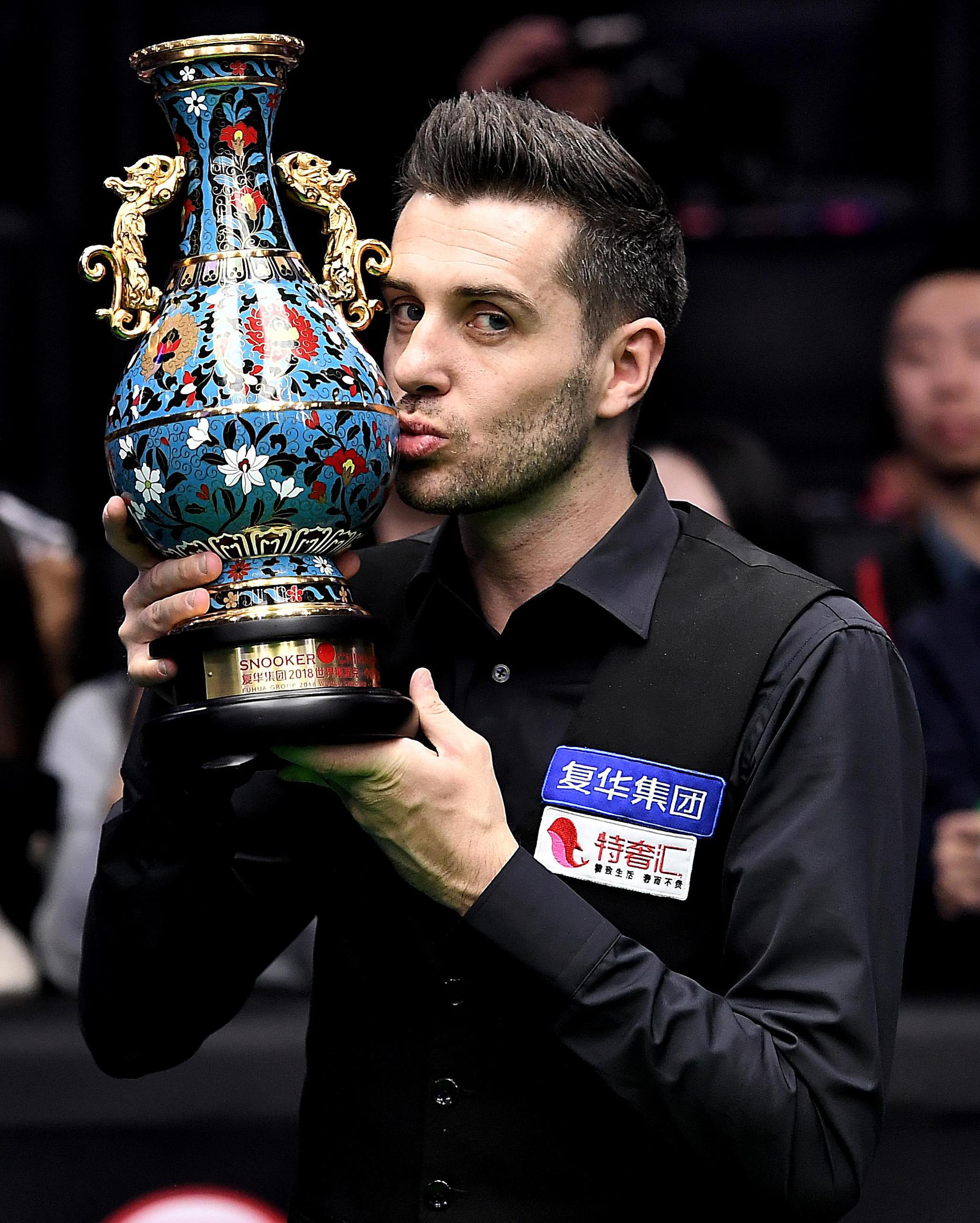 詹姆斯生气崩溃十分钟！曝光他哀求骑士别送走欧文的一幕