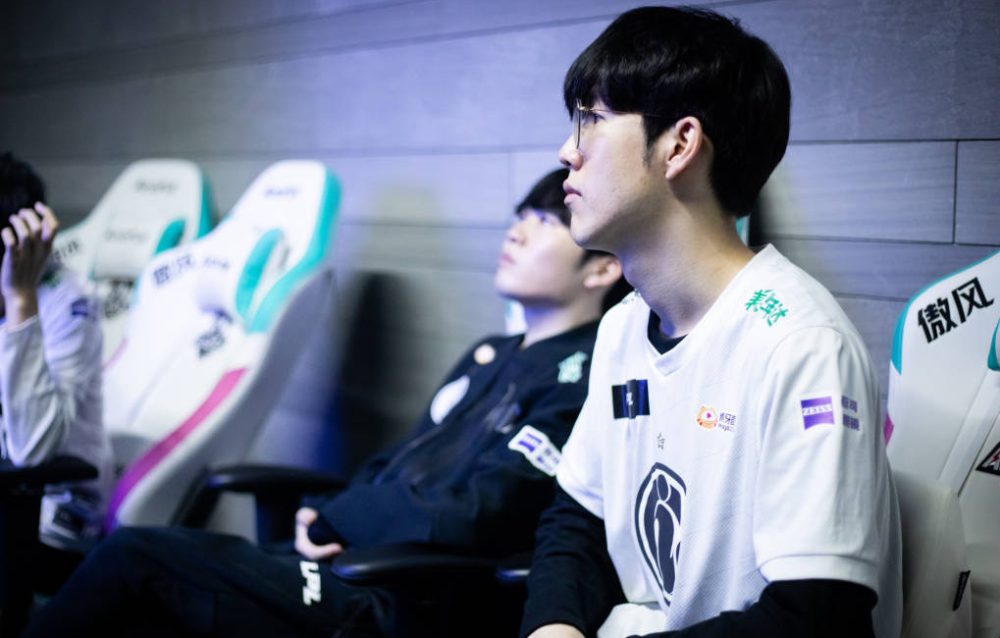 再只是幻想 再只是幻想