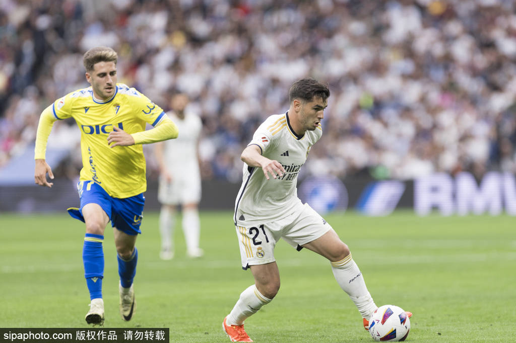 他在洛杉矶 他在洛杉矶