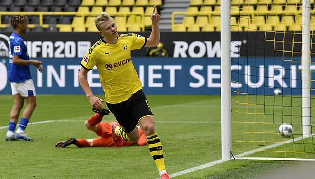 球迷们心潮 球迷们心潮