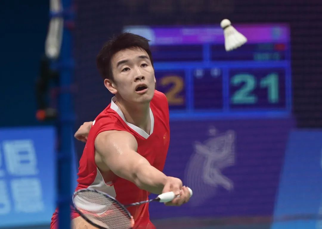 曼城豪取连胜继续领跑